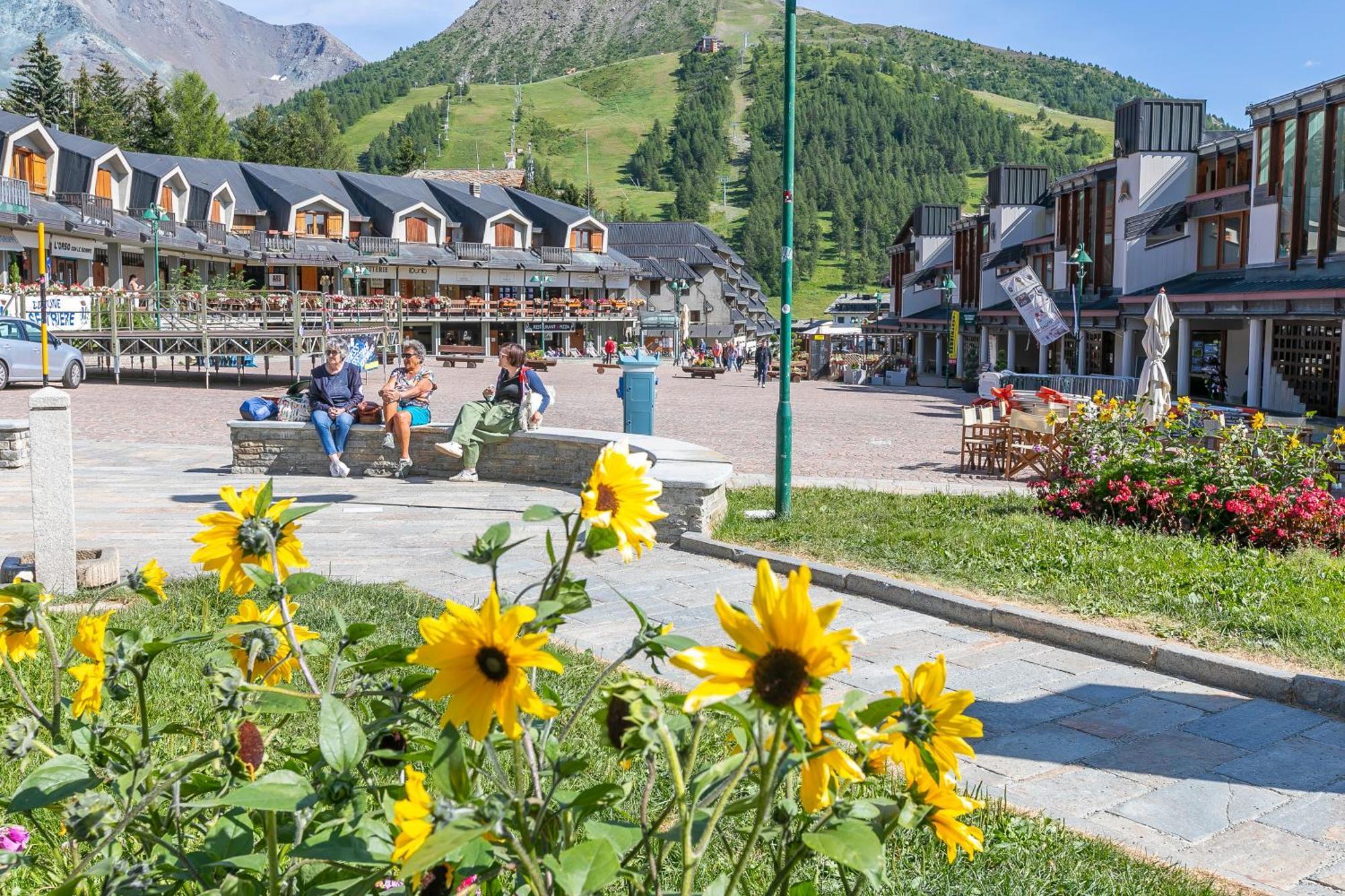 Belvedere Apartments - Happy Rentals Sestriere Exterior foto